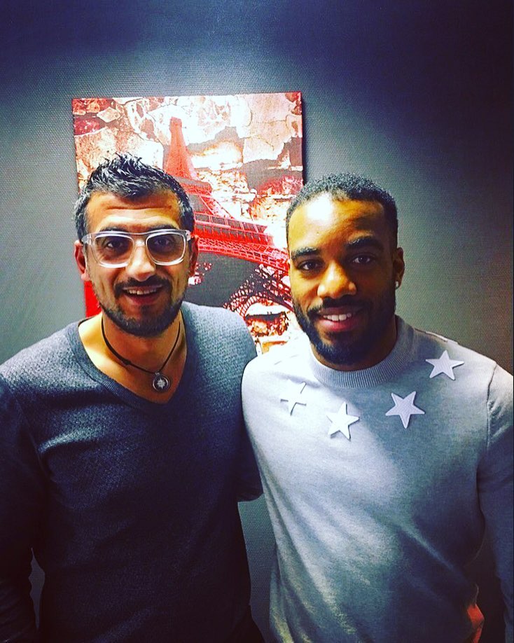 Pascal Cisternino avec Lacazette, photographie légendée par le créateur.